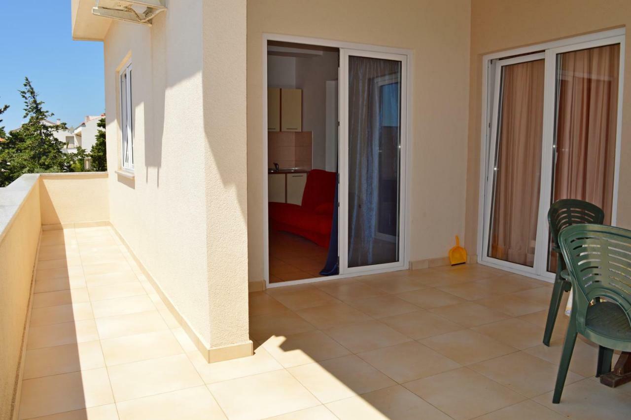 Apartmani Macak II Novalja Exterior foto